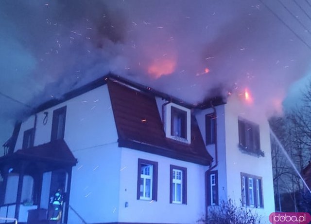 Pożar domu wielorodzinnego w Złotym Stoku