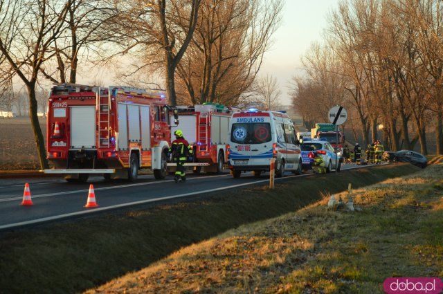 Zderzenie trzech osobówek za Ząbkowicami. Ósemka zablokowana