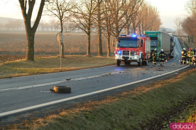 Zderzenie trzech osobówek za Ząbkowicami. Ósemka zablokowana