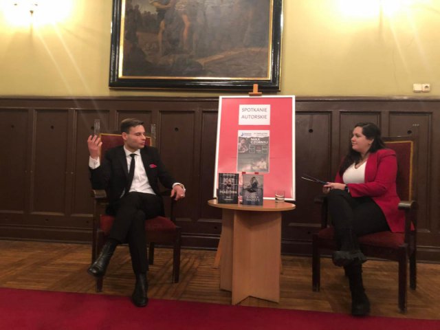 [FOTO] Max Czornyj gościł w Bibliotece Publicznej Miasta i Gminy w Ząbkowicach Śl.