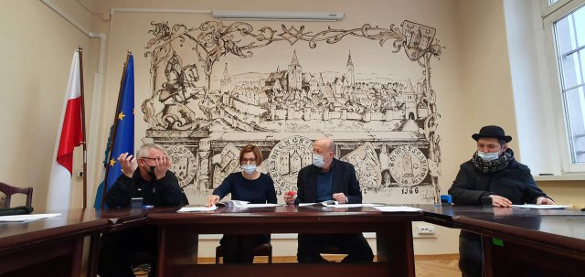 Burmistrz Ziębic podpisał umowę na realizację zadań dot. sportu, ochrony zdrowia, kultury, sztuki i ochrony środowiska