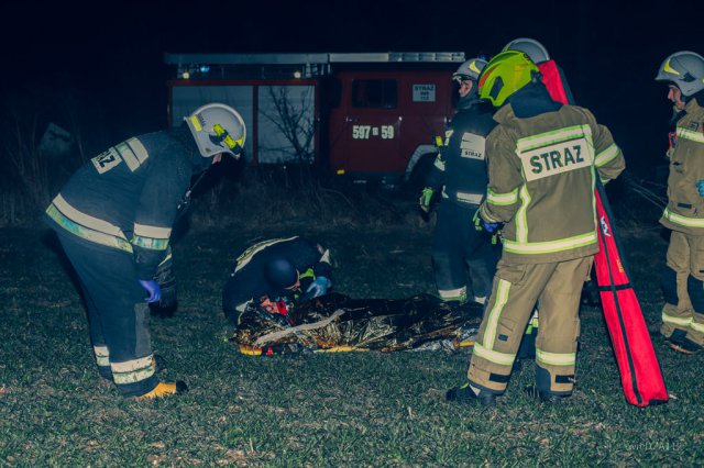 ćwiczenia strażaków z ratownikami medycznymi w Krzelkowie