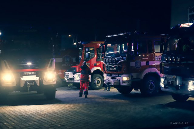 ćwiczenia strażaków z ratownikami medycznymi w Krzelkowie