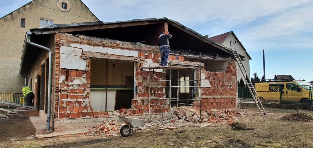 Niedźwiedź: Z byłego przedszkola powstanie nowoczesna świetlica. Prace już trwają