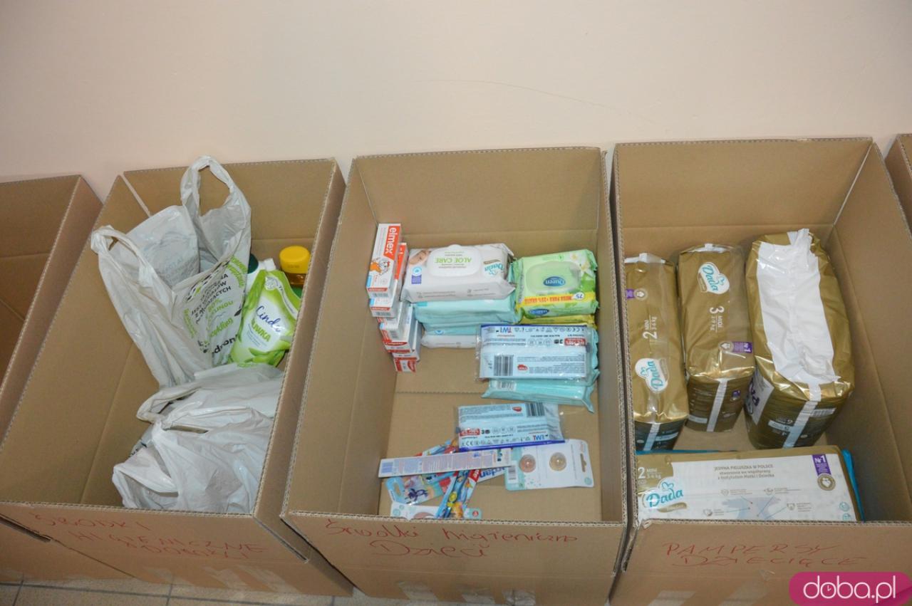 Ząbkowiczanie przekazują dary na rzecz uciekających z Ukrainy