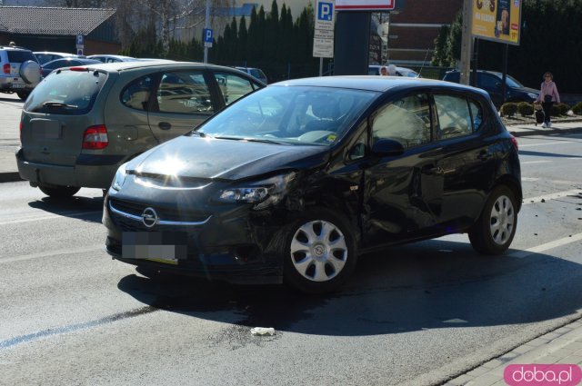 Zderzenie dwóch osobówek koło Aldi