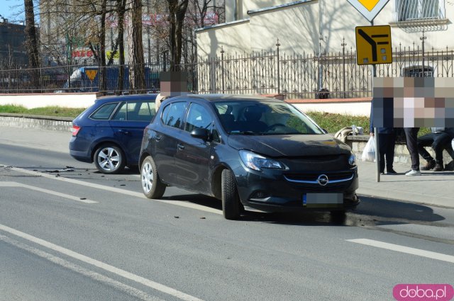 Zderzenie dwóch osobówek koło Aldi