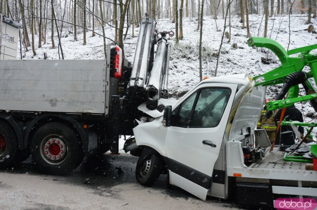 Śmiertelny wypadek dwóch ciężarówek i busa na trasie Bardo - Kłodzko