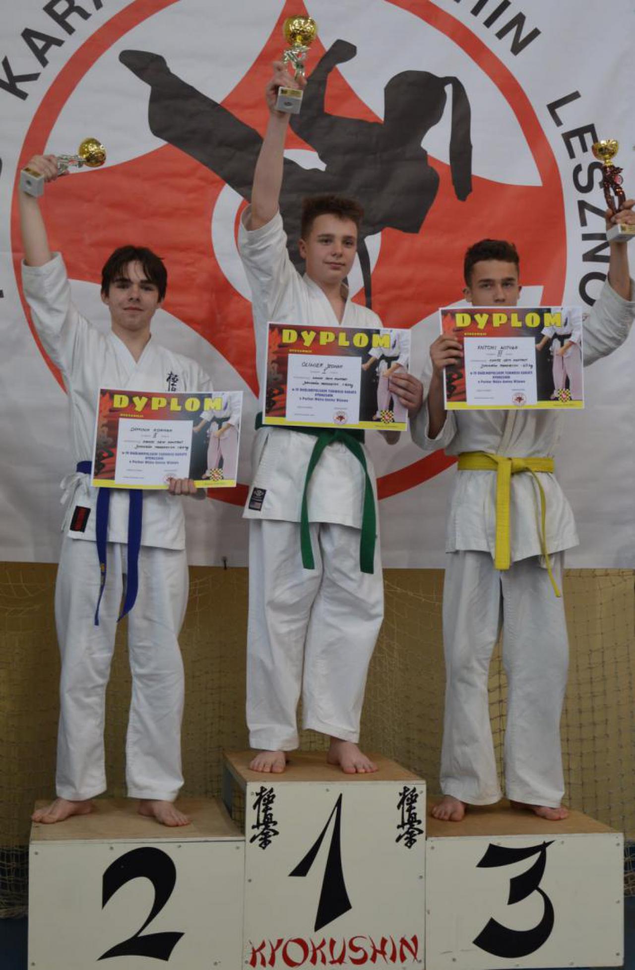 [FOTO] Sukces zawodników Ząbkowickiego Klubu Karate Kyokushin na Ogólnopolskim Turnieju KK