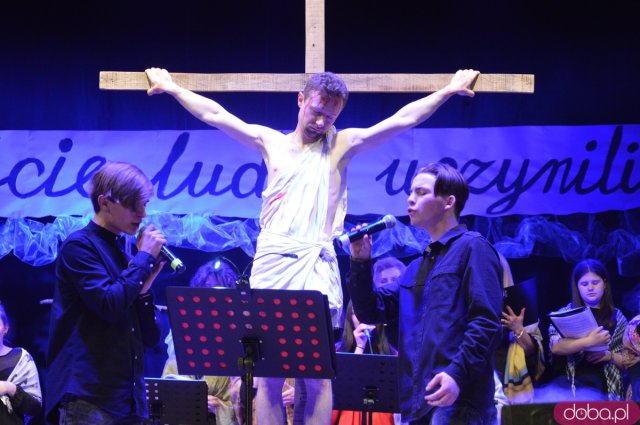 Coście ludzie uczynili... - muzyczna Droga Krzyżowa