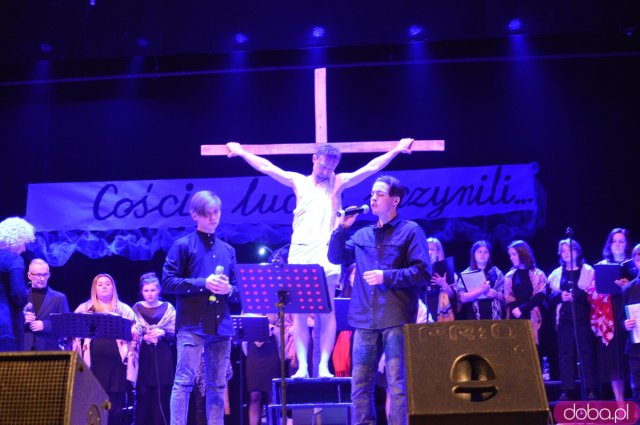 Coście ludzie uczynili... - muzyczna Droga Krzyżowa