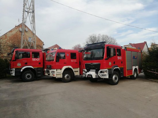 Średni wóz ratowniczo-gaśniczy z ząbkowickiej komendy trafił do OSP Dobrzenice