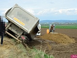 Ciężarówka wypadła z drogi na trasie do Grochowej 
