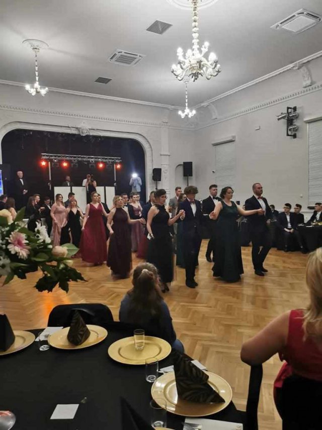 Uroczyste zakończenie klas maturalnych oraz I Bal Absolwentów w Zespole Szkół Ponadpodstawowych w Ziębicach