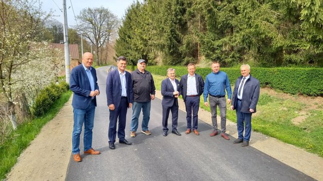 Kolejne drogi powiatowe jak nowe. Remont Gliwickiej w Ziębicach i drogi w Starczówku dobiegł końca