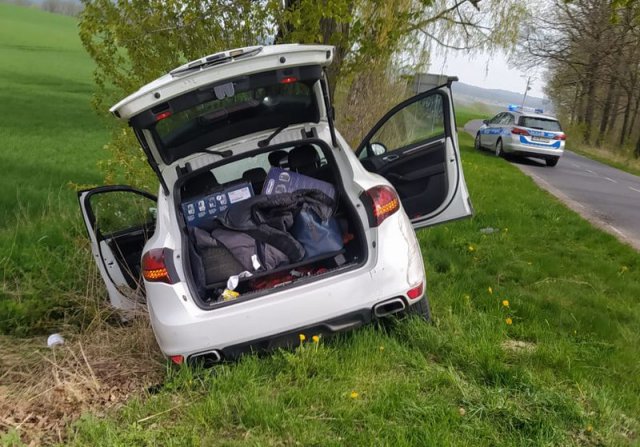 21-latek ukradł sprzęt AGD w Ząbkowicach Śląskich. Wpadł po szaleńczym pościgu