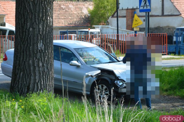 Zderzenie opla i mercedesa w Strąkowej