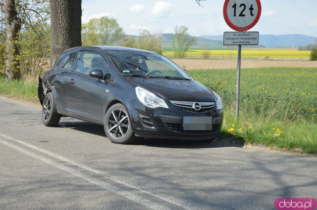 Zderzenie opla i mercedesa w Strąkowej