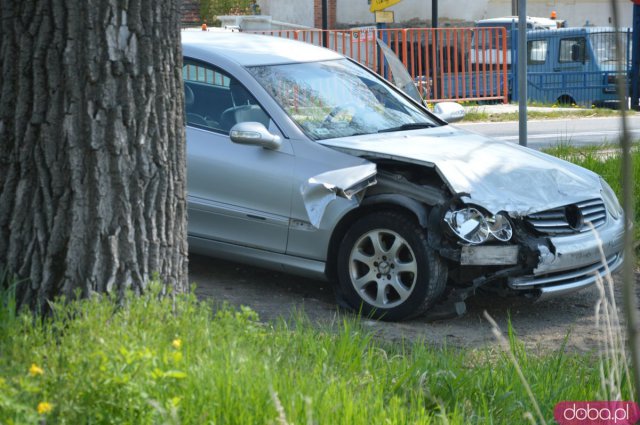 Zderzenie opla i mercedesa w Strąkowej