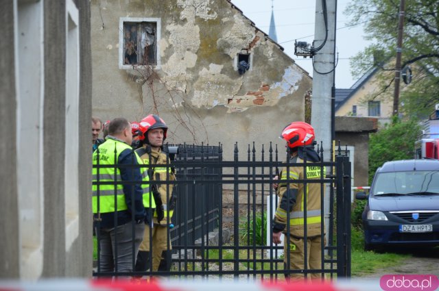 Wybuch w domu jednorodzinnym w Ożarach. Trzy osoby poszkodowane