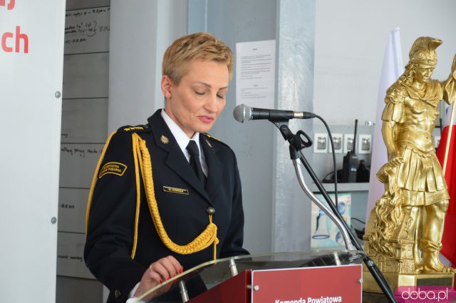 Powiatowy Dzień Strażaka. Awanse zawodowe i poświęcenie figury św. Floriana
