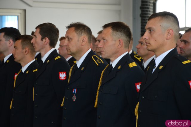 Powiatowy Dzień Strażaka. Awanse zawodowe i poświęcenie figury św. Floriana