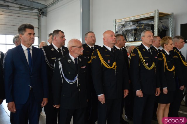 Powiatowy Dzień Strażaka. Awanse zawodowe i poświęcenie figury św. Floriana