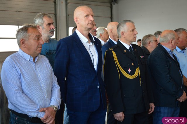 Powiatowy Dzień Strażaka. Awanse zawodowe i poświęcenie figury św. Floriana