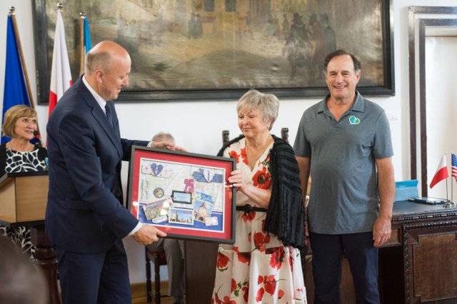 Rada Miejska przyznała tytuły Honorowych Obywateli Ziębic