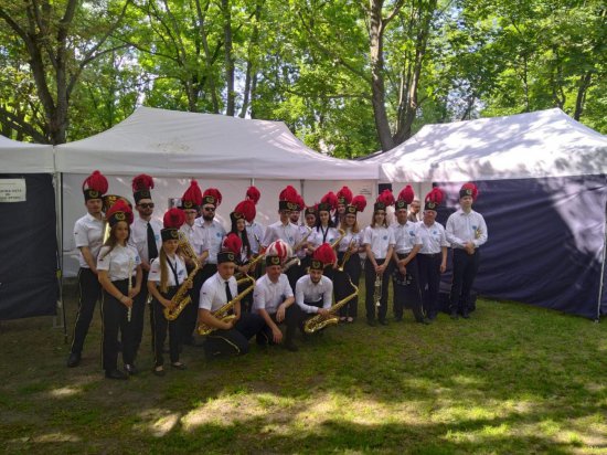 [FOTO] Górnicza Orkiestra Dęta ze Złotego Stoku zagrała na pikniku rodzinnym w Warszawie