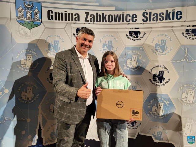 Ząbkowice Śl.: Wręczono 168 laptopów