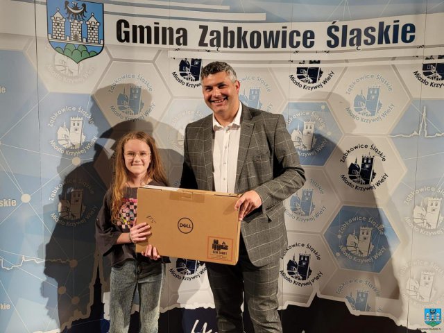Ząbkowice Śl.: Wręczono 168 laptopów