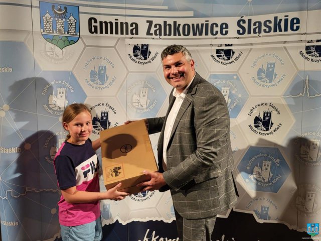 Ząbkowice Śl.: Wręczono 168 laptopów