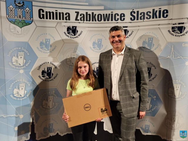 Ząbkowice Śl.: Wręczono 168 laptopów