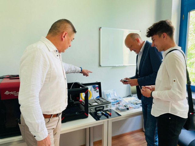 Nowa pracownia robotyki w SP 2 w Ziębicach i techniczna w szkole w Henrykowie