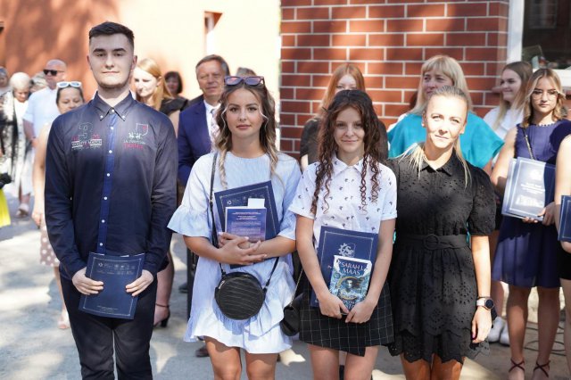[FOTO] Uczniowie z gminy Ziębice rozpoczęli wakacje