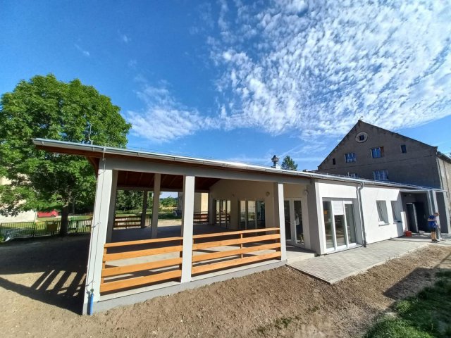 Ostatnie prace wykończeniowe w świetlicy w Niedźwiedziu 