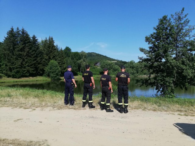 Wspólne patrole policji i strażaków