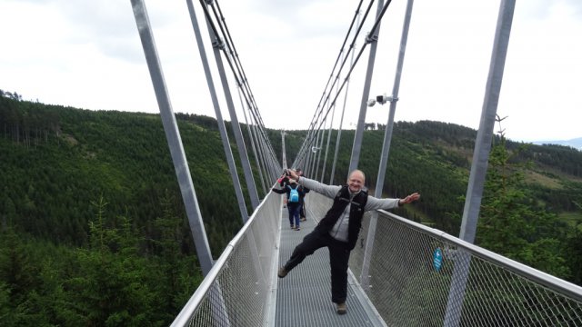 Klub Miłośników Gór: Sky Bridge 