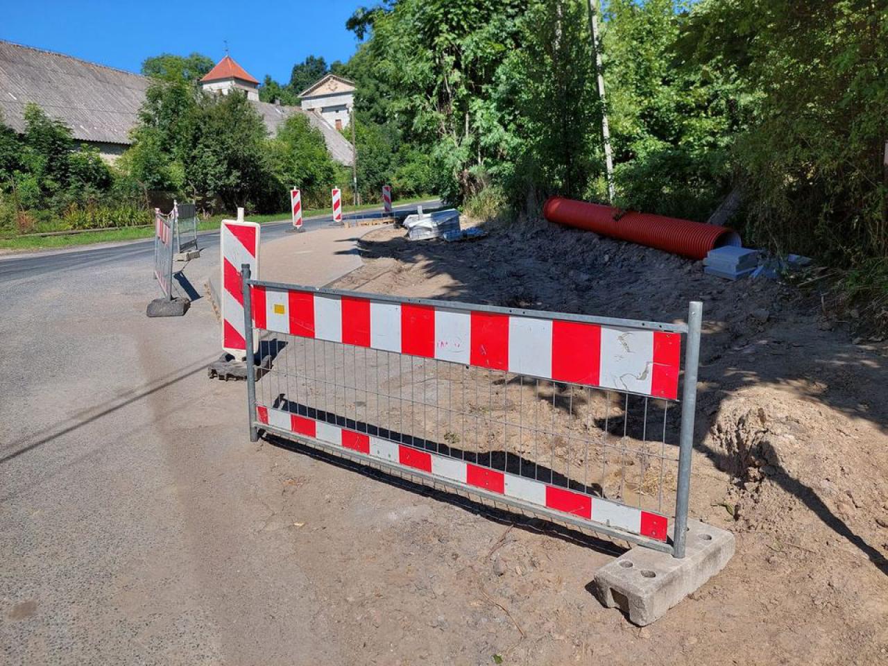 Rozpoczęła się budowa chodnika w Kluczowej. Ruch wahadłowy! 