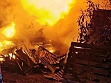Pożar za byłą cegielnią w Ziębicach