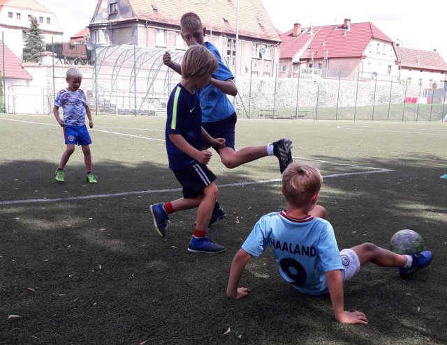 [FOTO] Sportowe wakacje na Orliku w Ziębicach