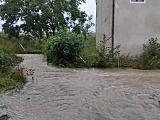 Ponad 20 interwencji strażaków po nocnych ulewach. Zgłoszenia wciąż napływają