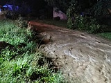 Ponad 20 interwencji strażaków po nocnych ulewach. Zgłoszenia wciąż napływają