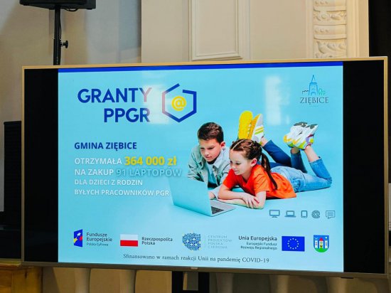 W Ziębicach przekazano laptopy w ramach grantów PPGR