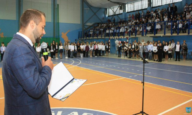 Rozpoczęto nowy rok szkolny w gminie Ząbkowice Śląskie. Jakie zmiany zaszły w placówkach w wakacje? [Foto]