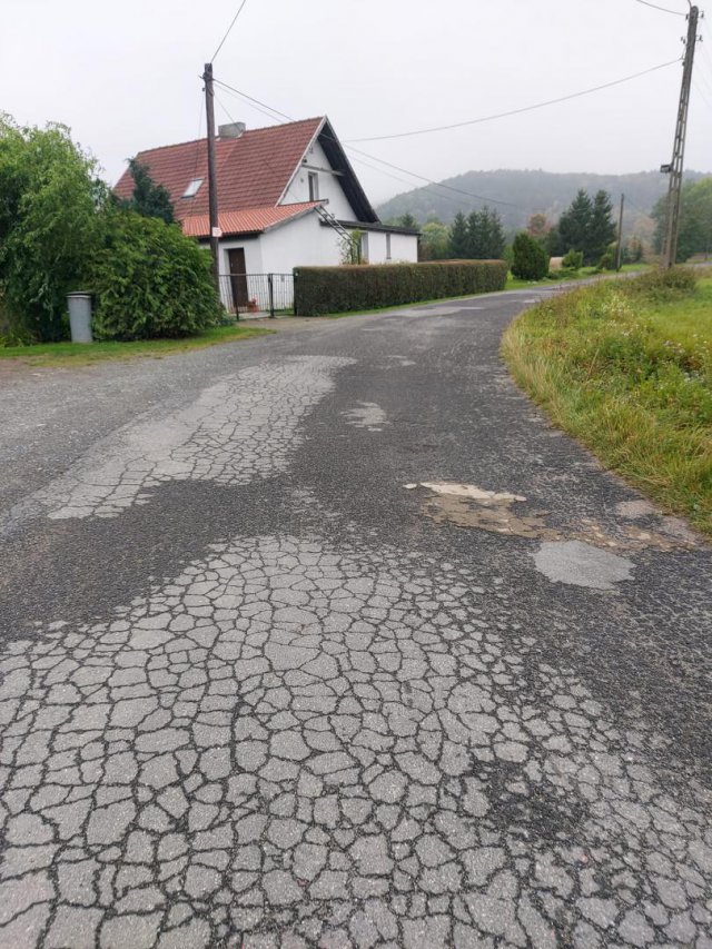Stoszowice: remont siedmiu odcinków dróg gminnych 
