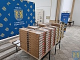 Rozdanie laptopów dla dzieci i wnuków byłych pracowników PGR w Kamieńcu Ząbkowickim