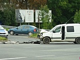 Zderzenie dwóch pojazdów na skrzyżowaniu Legnickiej i k8