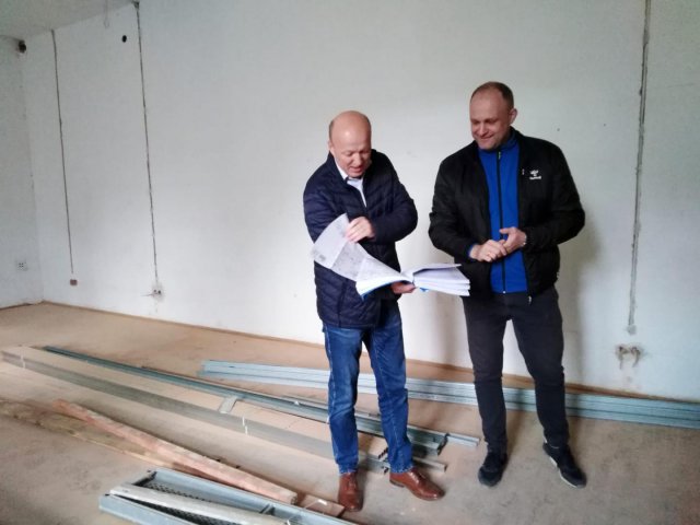 Dawne liceum zamienia się w biurowiec